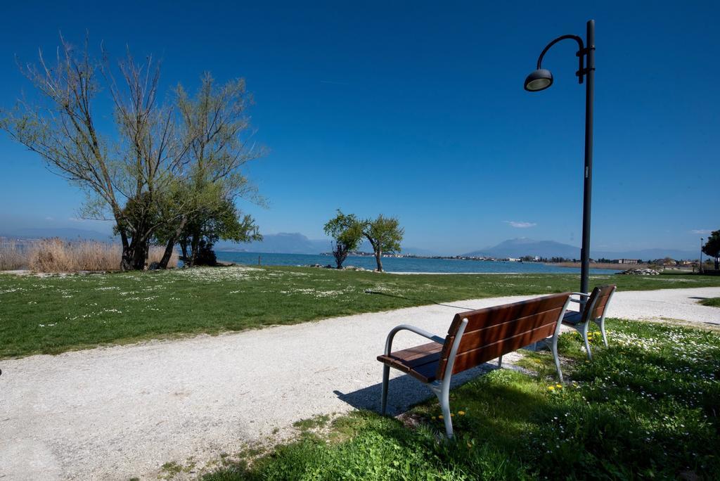 Appartamento Spiaggia Brema Sirmione Eksteriør bilde